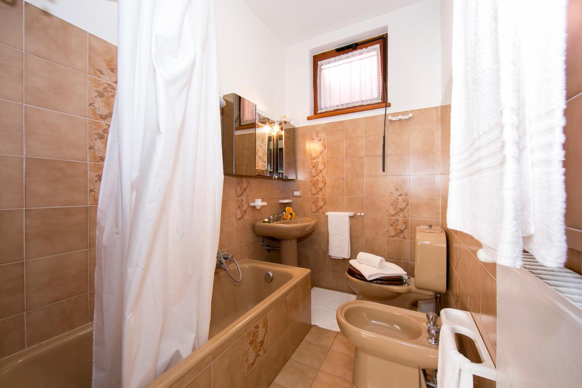 Bella Lake View Colonno Екстер'єр фото